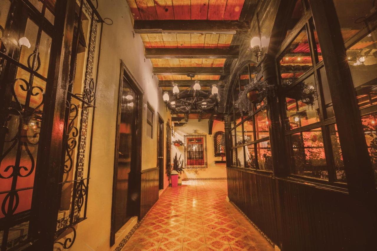 Hotel Palacio De Moctezuma San Cristóbal de Las Casas Dış mekan fotoğraf